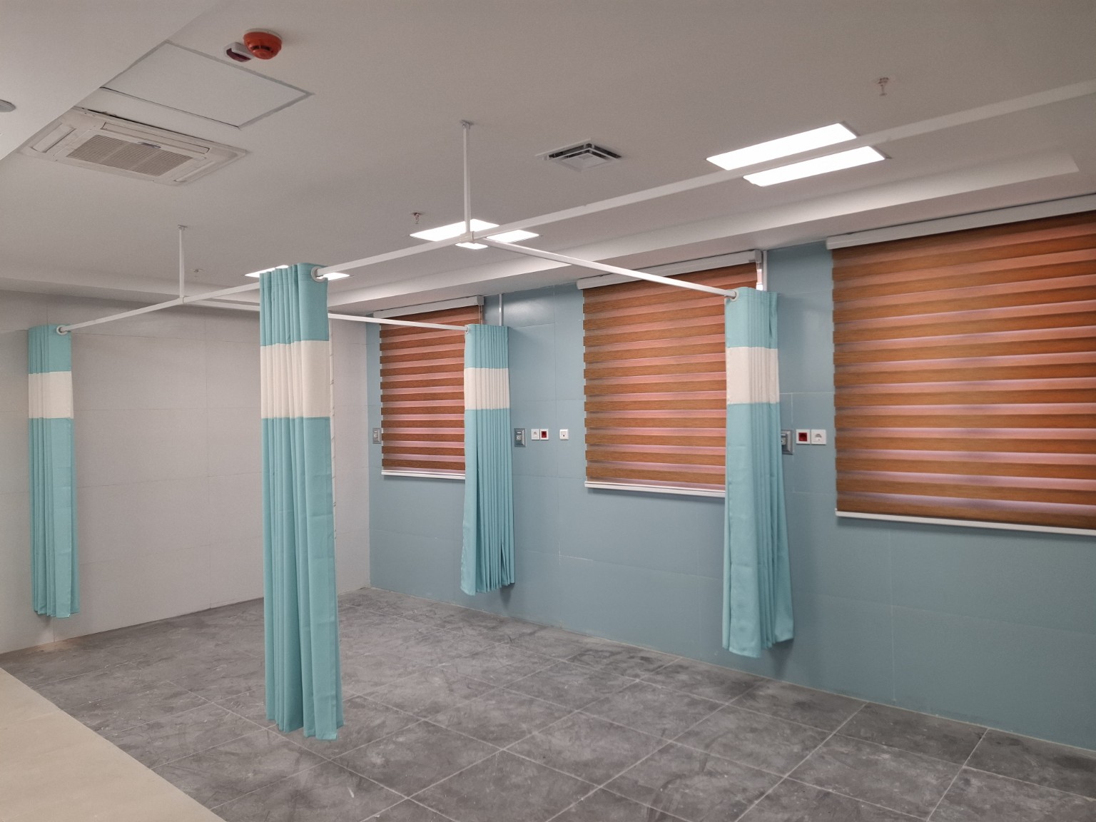 Bedside Privacy Curtain with Aluminum Rail